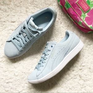 Puma Baby Blue Suede Lace Up Vikky Sneakers Sz 6